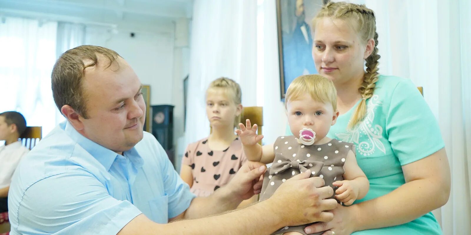 Многодетные семьи иваново. Семья штефан. Многодетная семья в деревушке. Многодетные семьи ивановская область. Поселок пестяки ивановская область.
