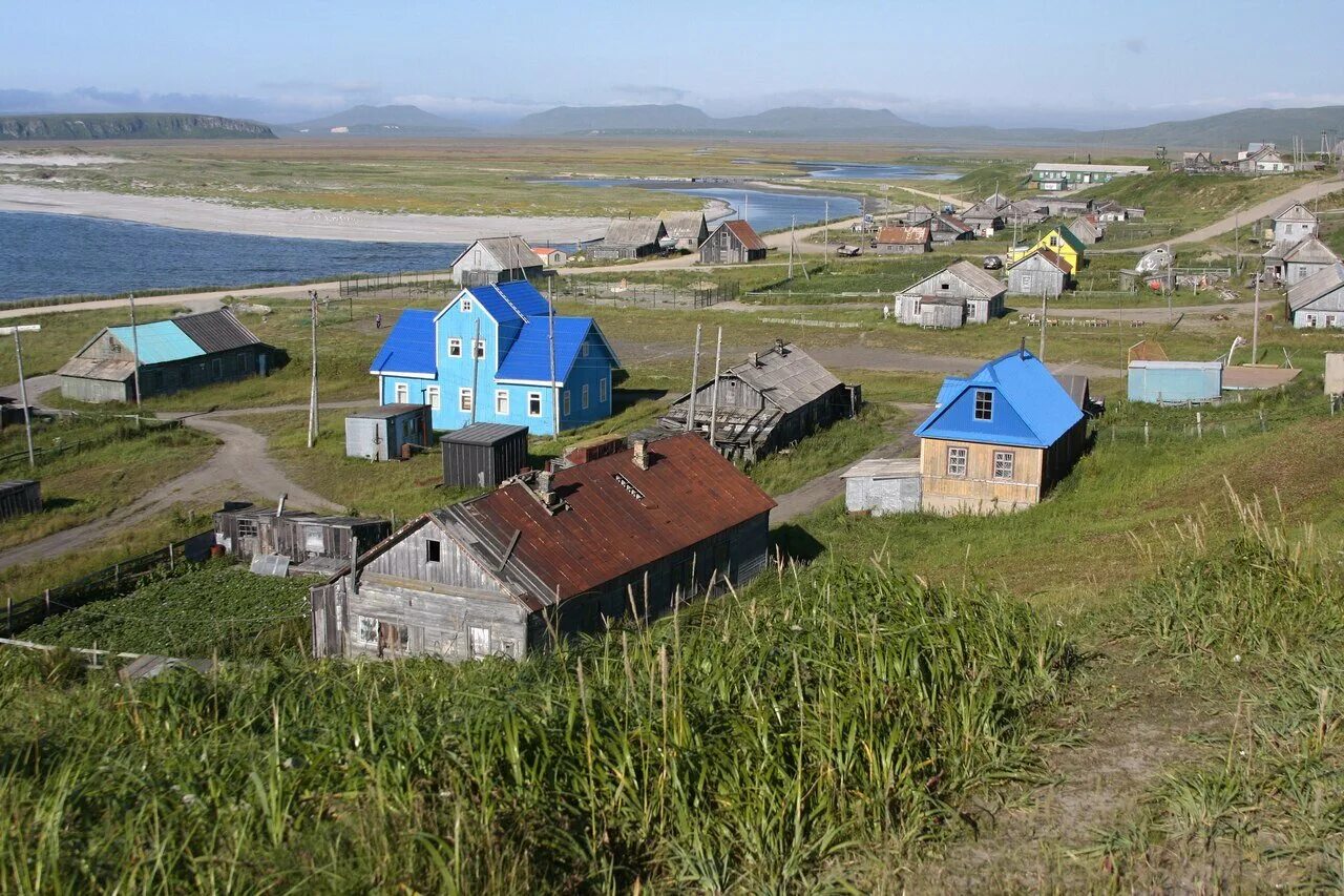 Никольское остров. Поселок Никольское Командорские острова. Остров Беринга село Никольское. Командорские острова остров Беринга село Никольское. Село Никольское остров бери.