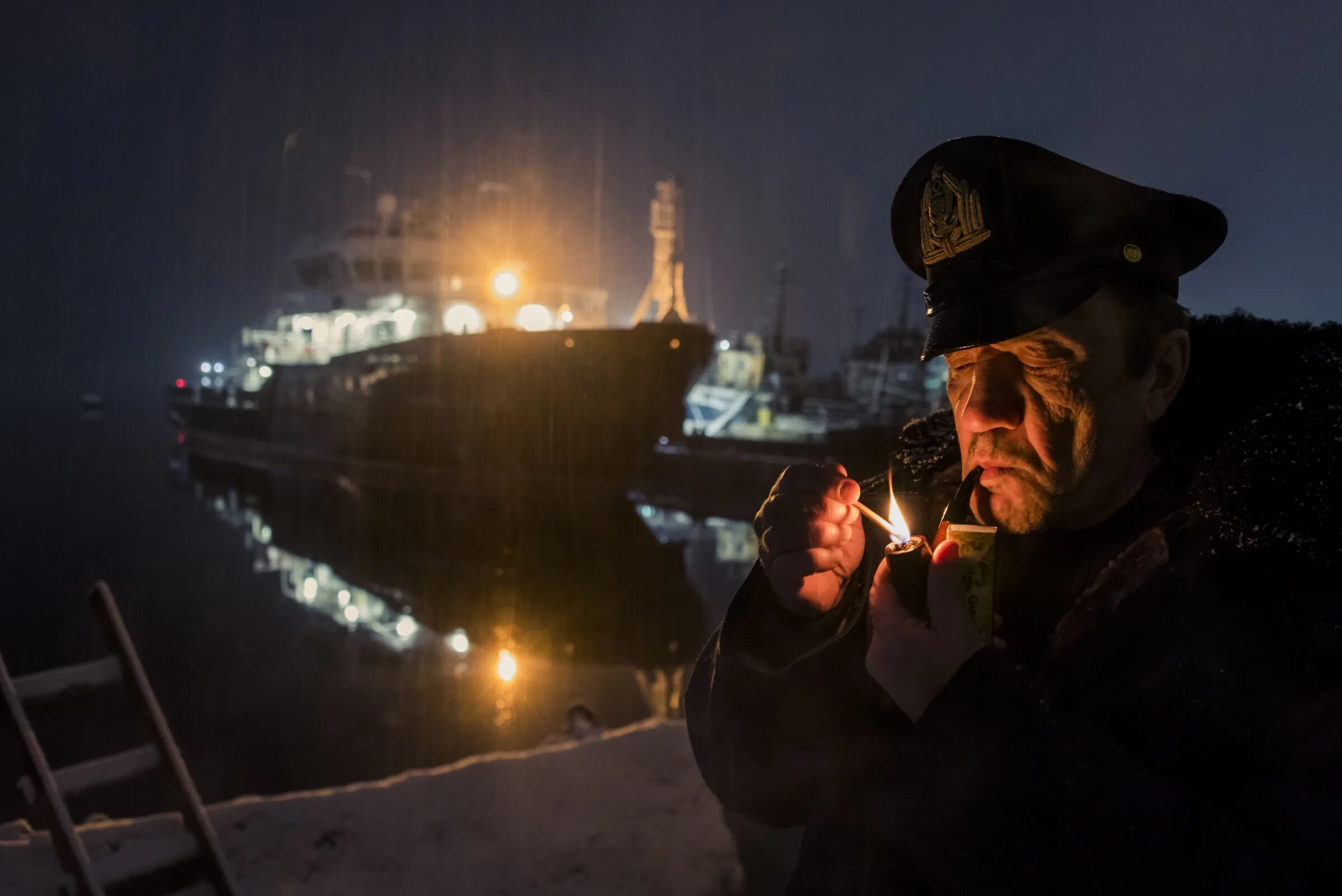 Мурманск морская работа. Морской рыбный порт мурманск. Мурманск рыболовецкий порт. Виталий новиков фотограф мурманск. Судно буксир мурманск.