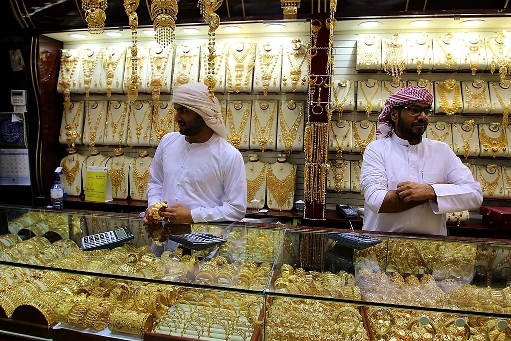 Арабские эмираты производство. Золотой рынок Gold Souk. Gold Souk Дубай. Золотой рынок (Dubai City of Gold). Золотой базар в Дубае.