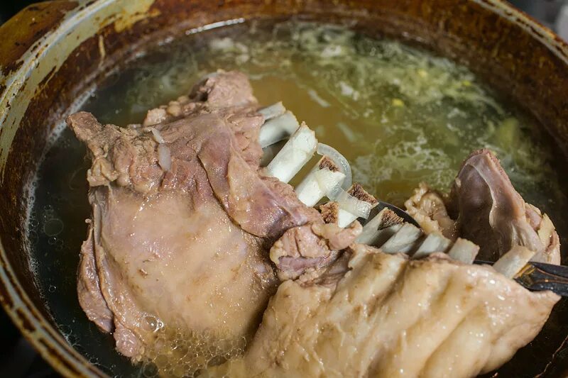 баранина рецепты. узбекский. баранина отварная. вареное мясо. бульон из бараньих голяшек.