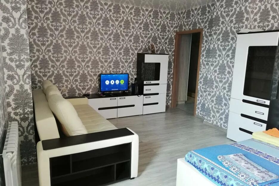 Посуточные комнаты. Проспект дзержинского 34/2. Посуточная квартира дзержинский район. Новосибирск суточные квартиры ул. Кубовая 53 новосибирск.