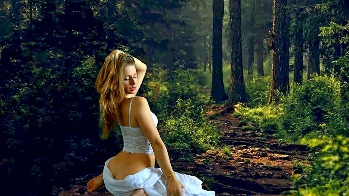 Сиси снохи в лесу фото