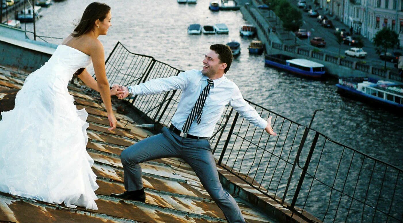 Фотосессия влюбленных в торговом центре. Wedding Photoshoot on the Roof. Легкий отношений спб