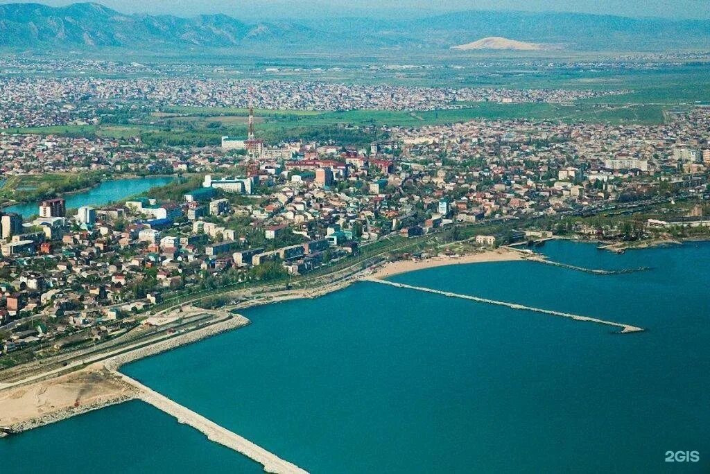 Махачкала. Тарки тау махачкала смотровая площадка. Каспийск. Махачкала вид с тарки тау. Озеро акгель в махачкале.