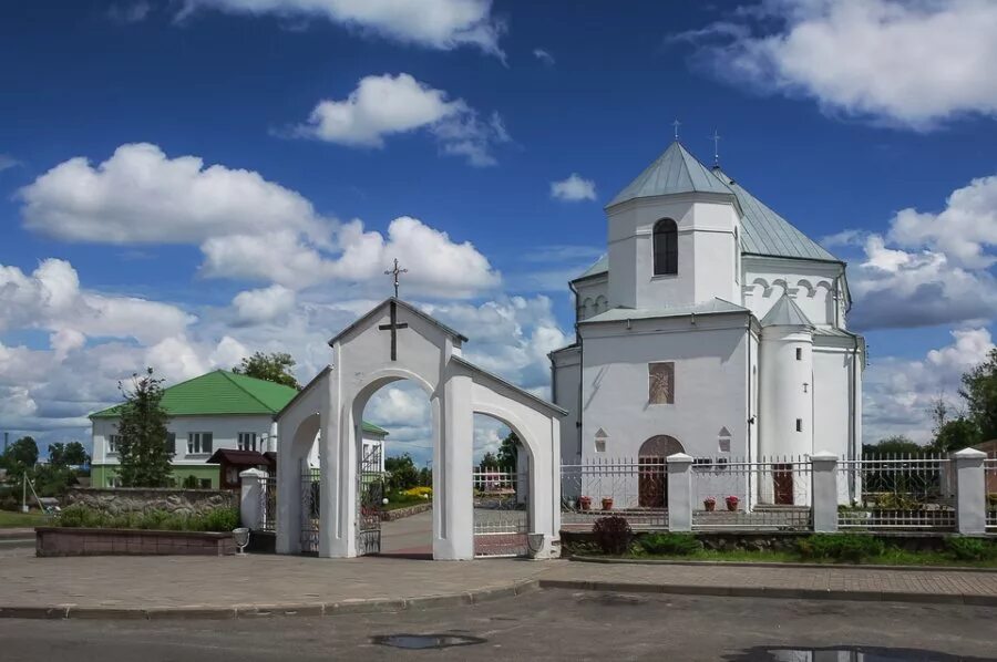 Костел в сморгони. Церковь в сморгони кальвинистская. Кальвинистский собор сморгонь. Сморгонский костел святого михаила архангела. Сморгонь костел.