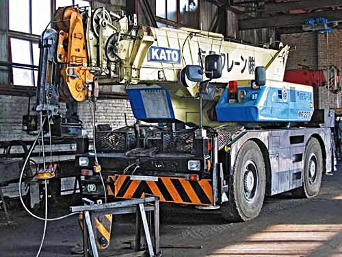 Импорт кран. Като mr220. кран като mr700 тонн. като mr-220 с люлькой в цехе.