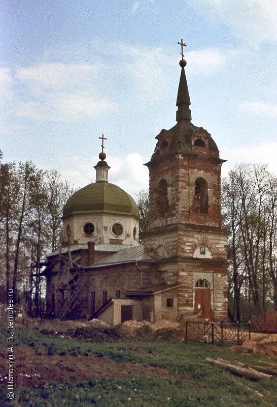 хомяково (московская область). село хомяково церковь казанская. село хомяково церковь казанская. церковь в хомяково сергиево-посадского района. село хомяково церковь казанская.