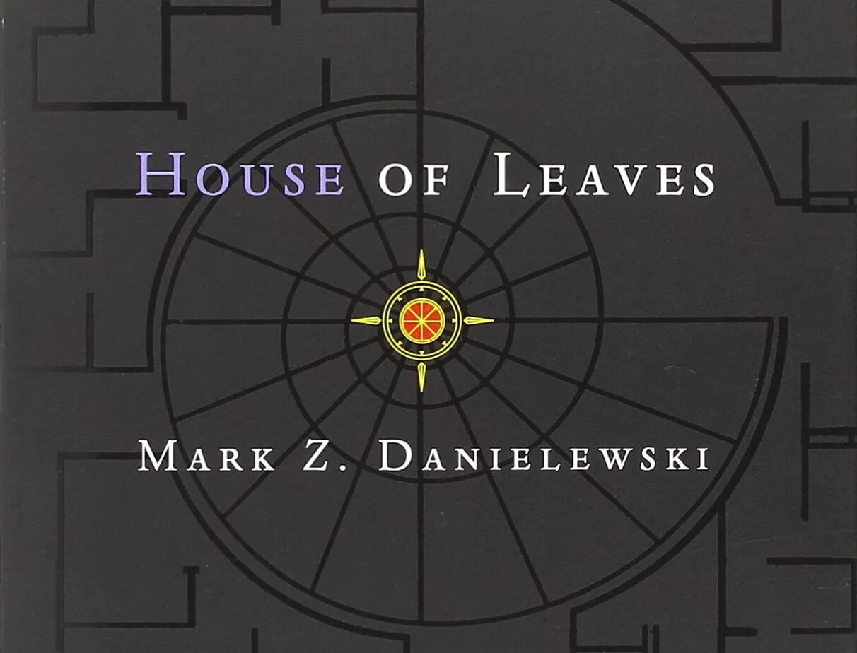 Акицу масаносукэ. House of leaves книга. The house of leaves. Zampano house of leaves. Дом листьев.