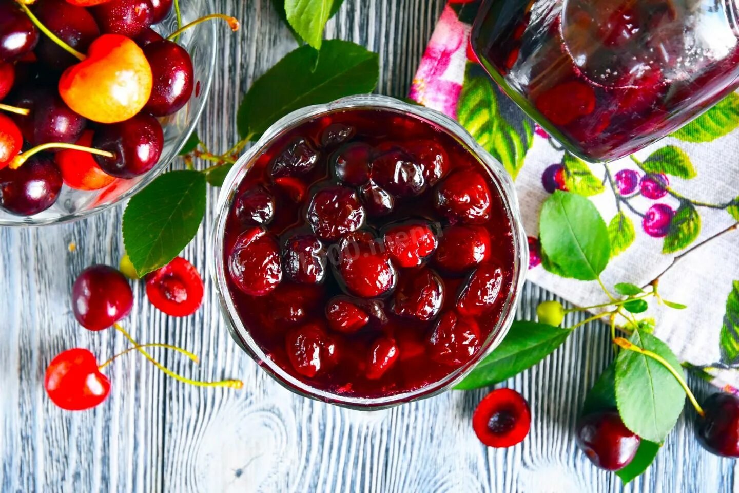 Черешня на зиму вкусно. Конфитюр из черешни без косточек. черешневое варенье. черешня варенье. варенье из вишни.