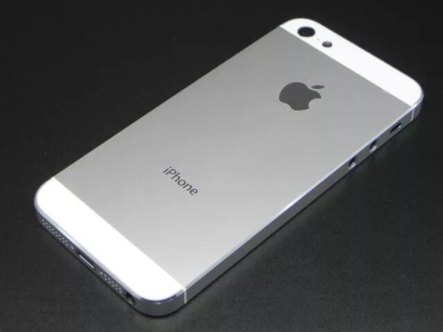 Кропоткин айфоны. Iphone 5s белый. Iphone 5 2012. Айфон 5 белый. Айфон i5.