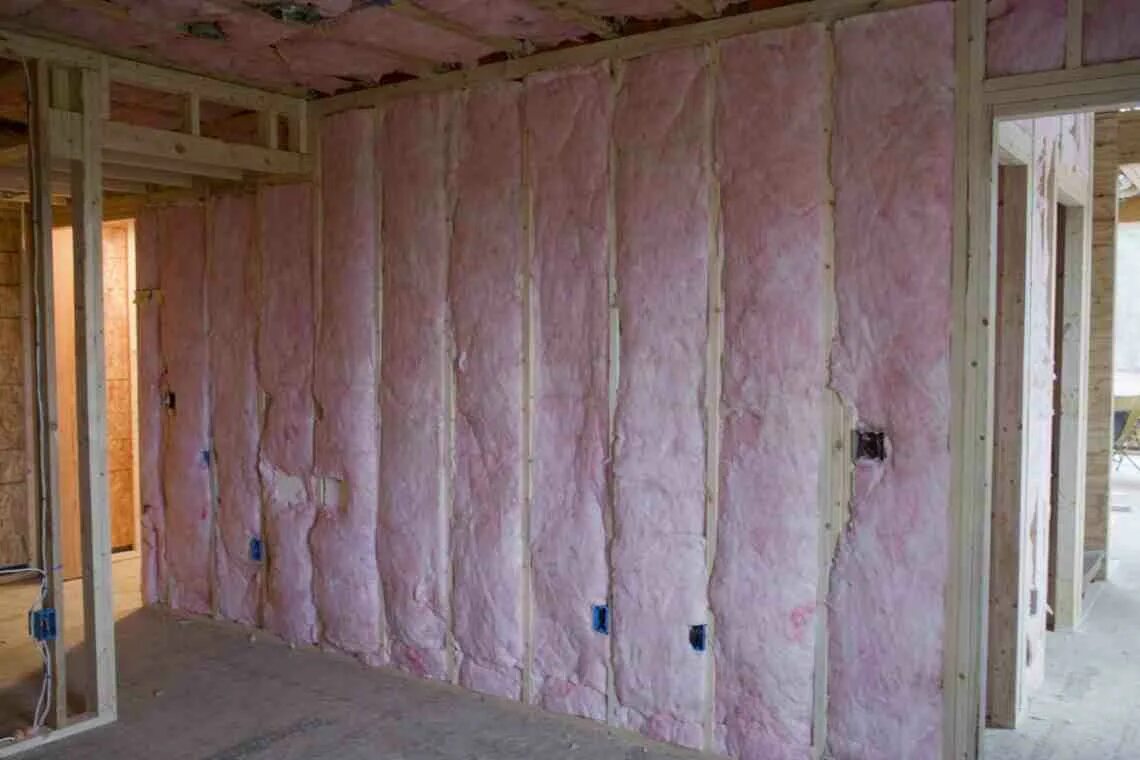 Теплоизоляция стен угловой квартиры. Утеплитель для стен внутри квартиры. Утеплитель под гипсокартон. Пена шумоизоляционная для стен. Чем можно утеплить комнату.
