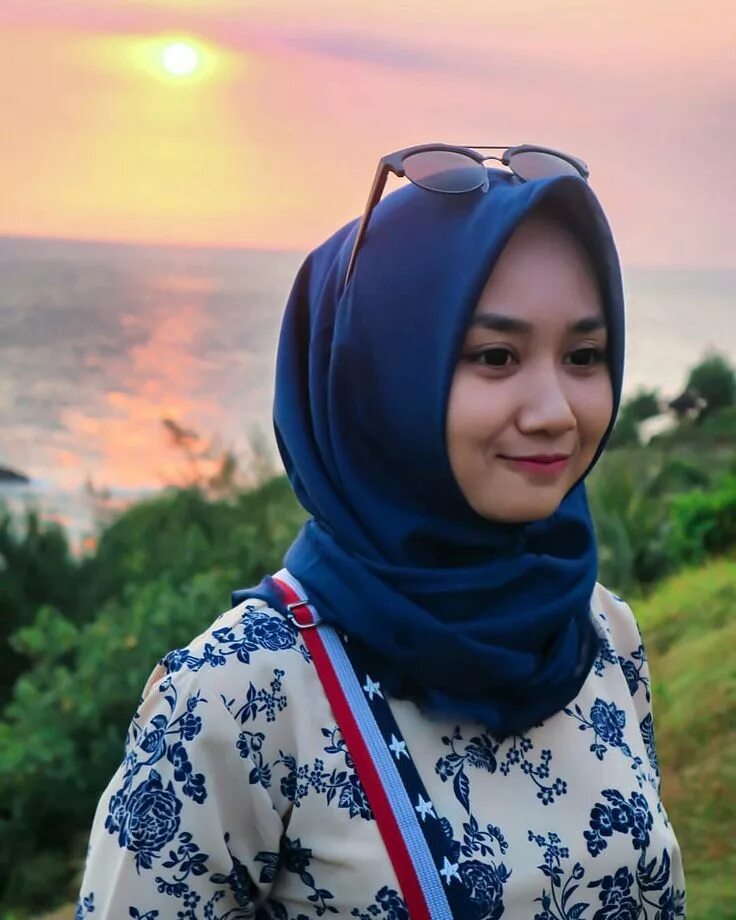 Abg jilbab hot. Jilbab indo hari ini. Jilbab indo hari ini. Tetek jilbab. Jilboobs r1.