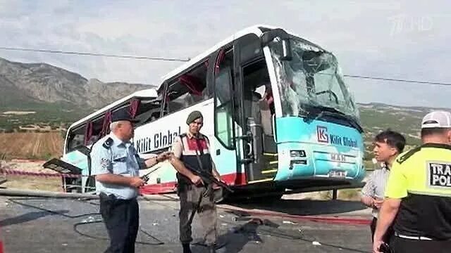 Авария экскурсионного автобуса. Фото ДТП С экскурсионным автобусом.