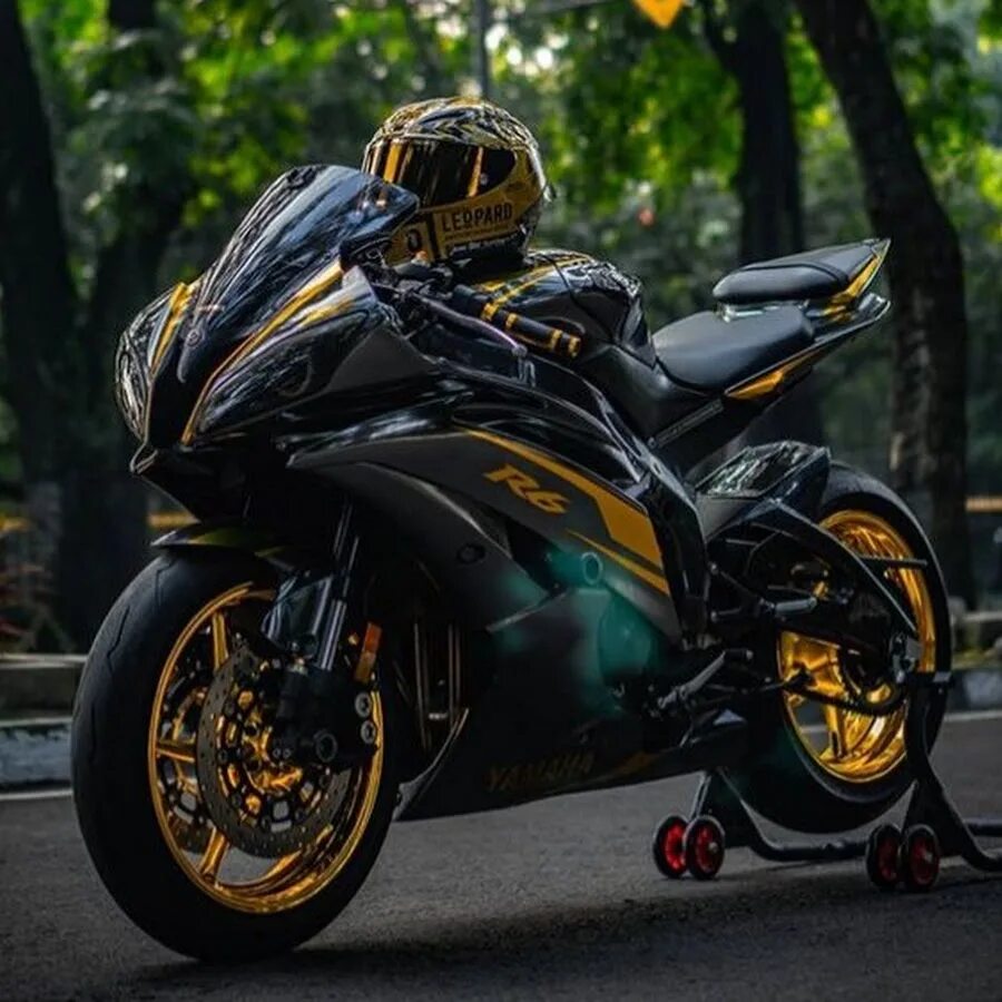 GSX-R 1000 Custom Custom street bikes, Super bikes, Sports bikes motorcycles