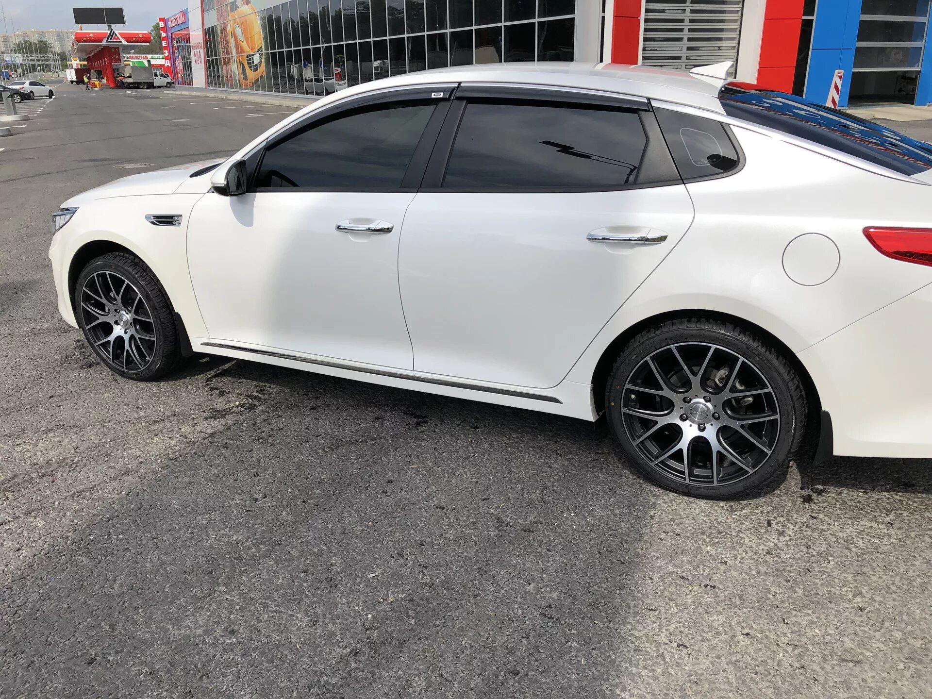 Диски оптима. Киа Оптима на 19 дисках. Kia Optima диски r19. Kia Optima 4 r19. Optima 2.4 r19.