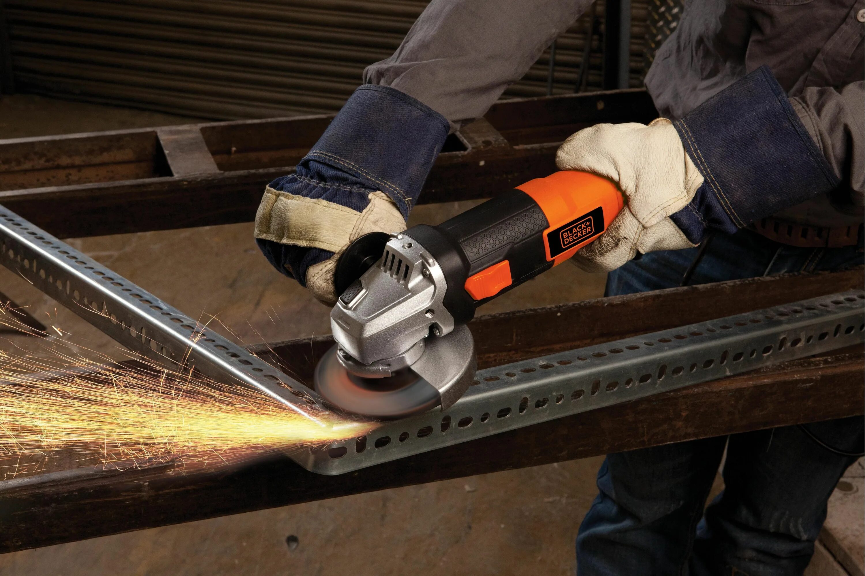 Болгарка total 2400w angle. Болгарка инструмент. Angle grinder blood. Air angle grinder for car manufacturers. Angle grinder.