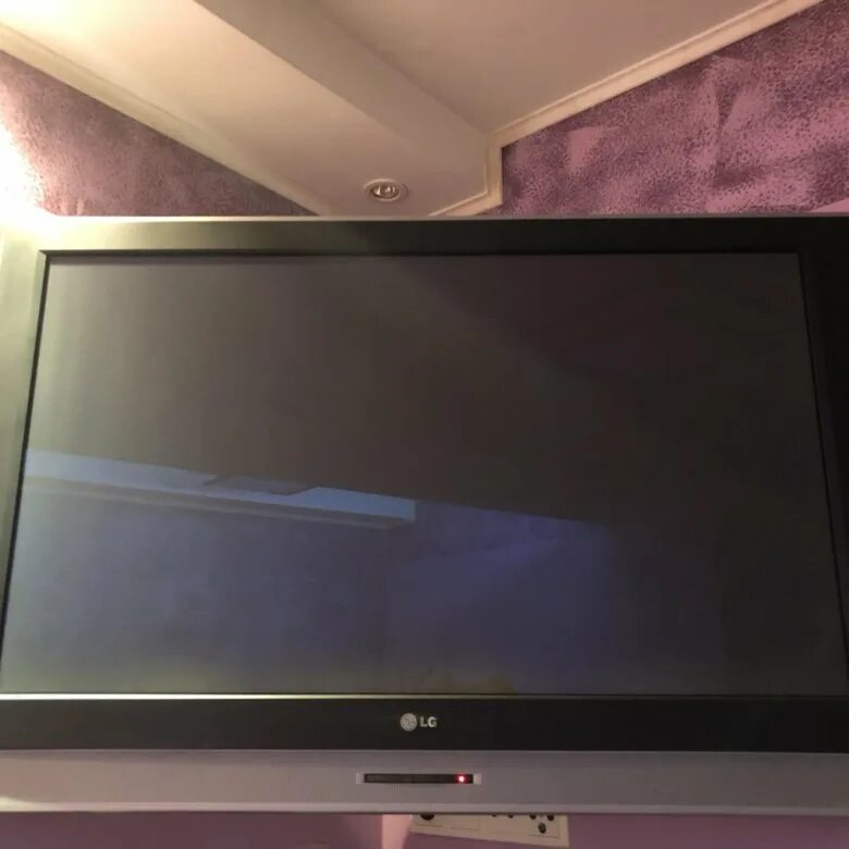 Телевизор lg 42pc3rv-zj. Lg 2007 года телевизор. Бу телевизоры лджи. Lg 1996. Телевизор лджи флатрон.