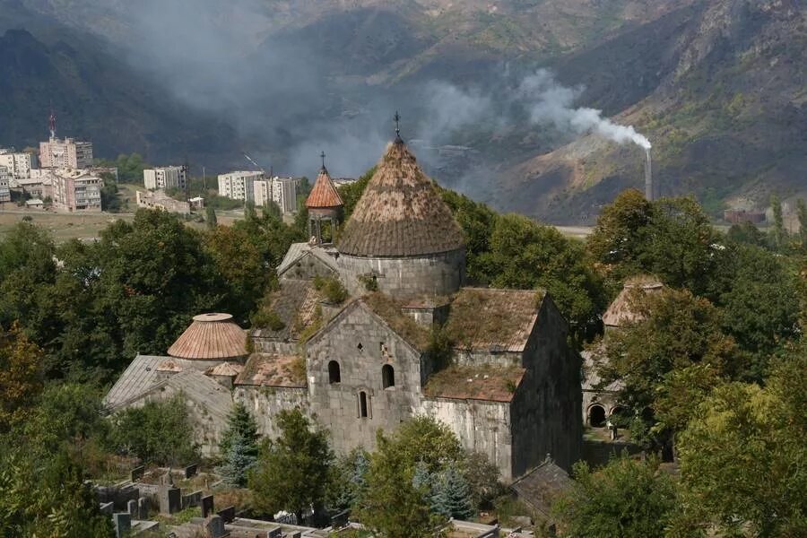 Санаин. Санаин (село). Монастырь Санаин. Село Санаин Армения. Монастырь Санаин, мост.