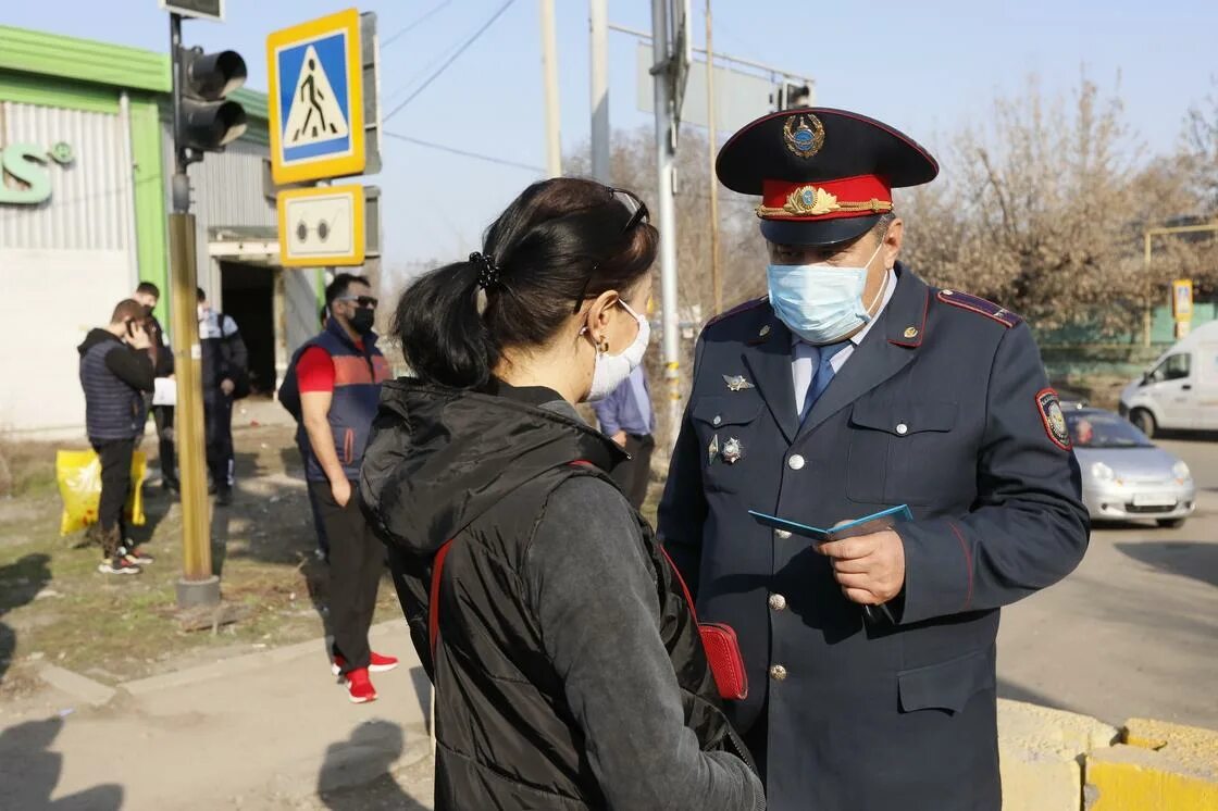 Нарушение рк. Штраф в казахстане. Нарушение режима самоизоляции. Административное правонарушение иллюстрация. Статья о нарушении медицинской.