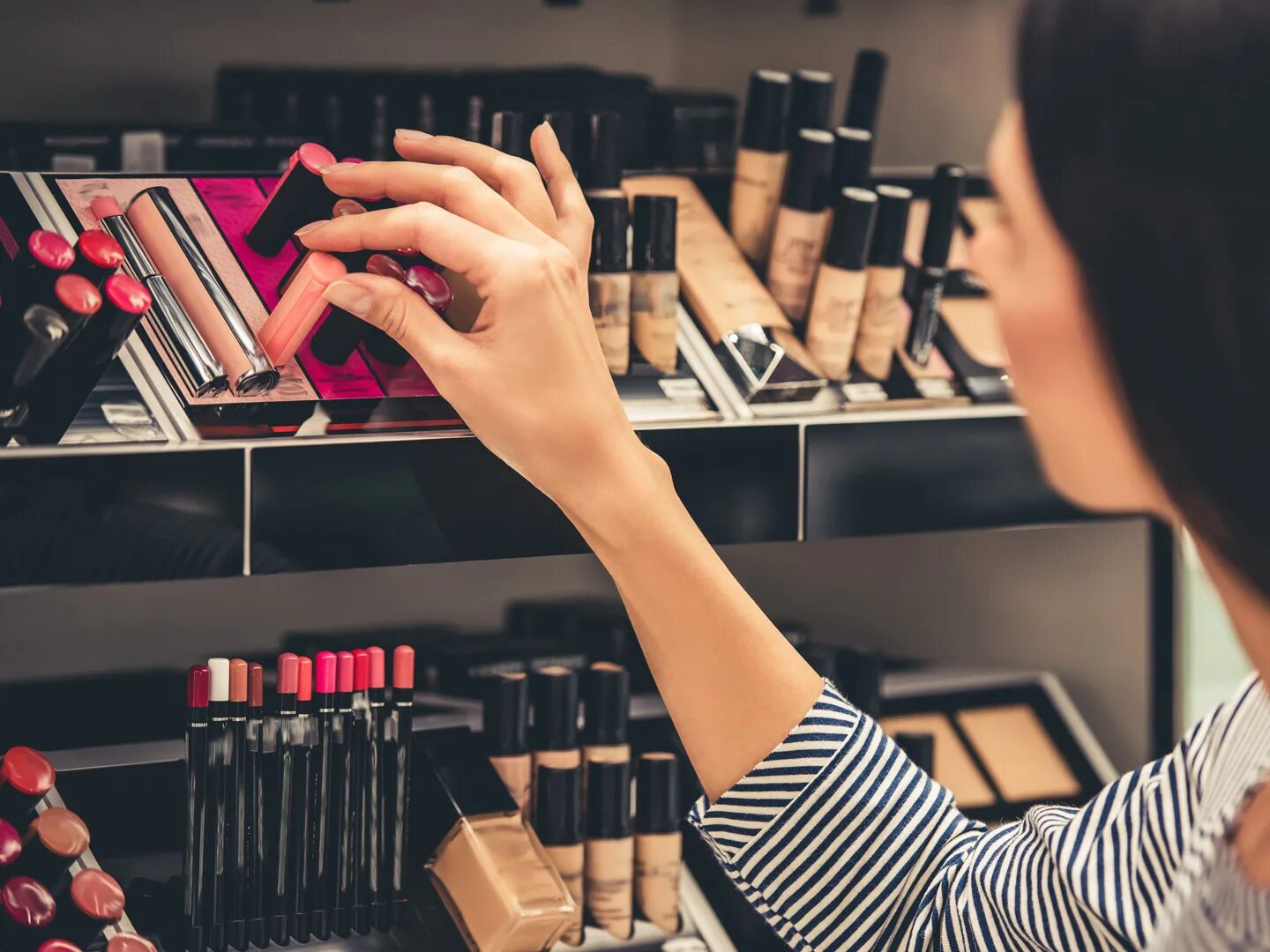 хорошая декоративная косметика. косметика румуны никс. Cosmetics интернет. макет сайта косметики. косметика сепхора.