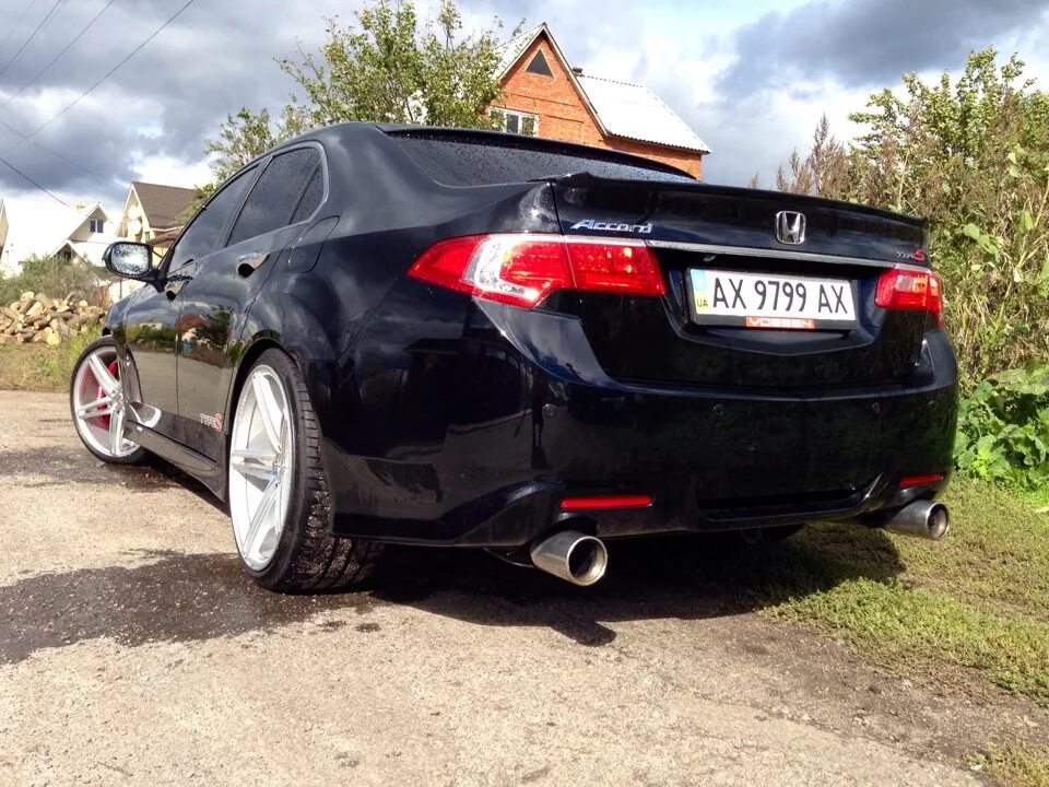 Выхлоп аккорд. Хонда аккорд 8 выхлоп. honda accord cr выхлоп. выхлоп аккорд 7. хонда аккорд 8 злой выхлоп.