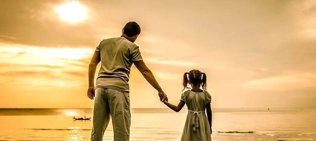 Отец и дочь со спины. Fathers dream. Ubbe ragnarsson. Папа и сын. Fathers dream.