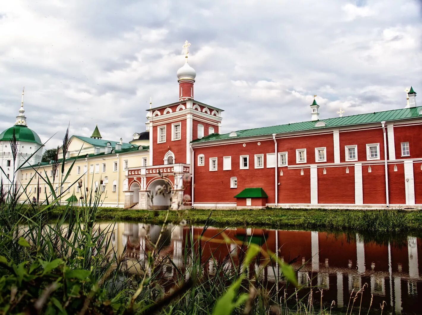 Пешношский монастырь сайт. Николо-Пешношский монастырь. Дмитров монастырь Николо Пешношский. Рогачево монастырь Николо-Пешношский. Николо-Пешношском мужском монастыре.