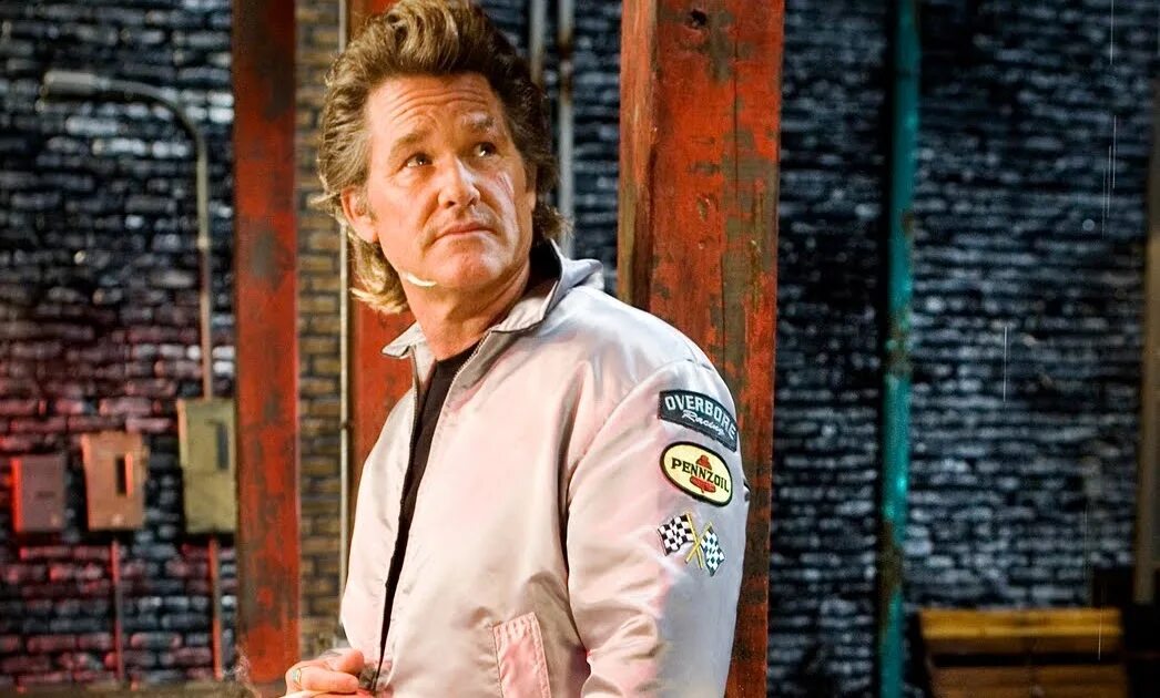 Курт рассел каскадер майк. Каскадер майки. Наклейка на авто каскадер. Бандитские футболки. Додж каскадёр майк.