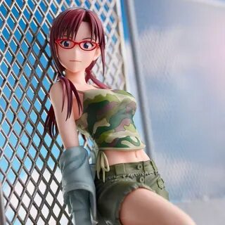 Evangelion PVC Statue Makinami Mari Illustrious 28 cm Union Creative UK neo...