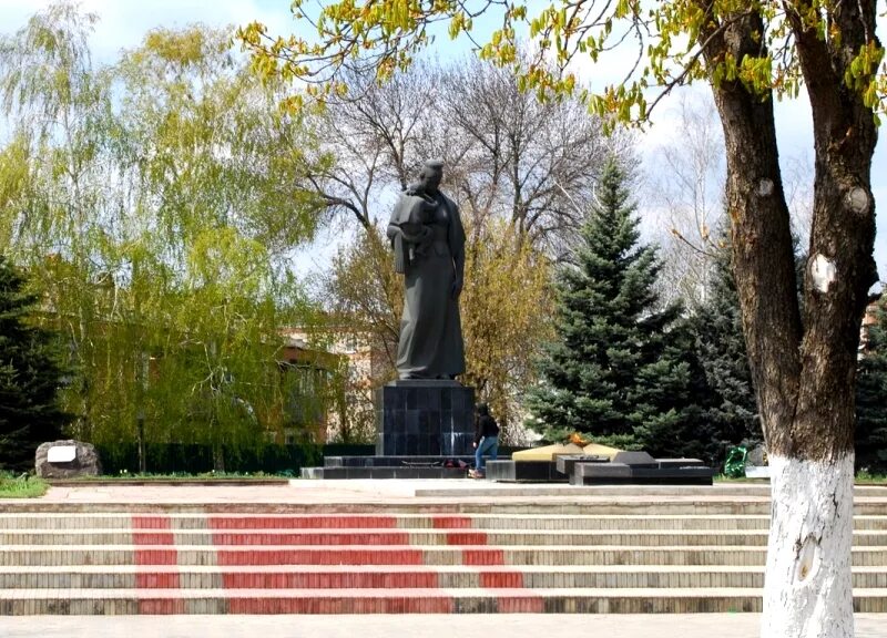 Гулькевичи Краснодарский край. Мемориал Родина мать Гулькевичи. Г Гулькевичи Гулькевичский район. Вечный огонь Гулькевичи. Гулькевичский районный краснодарского края