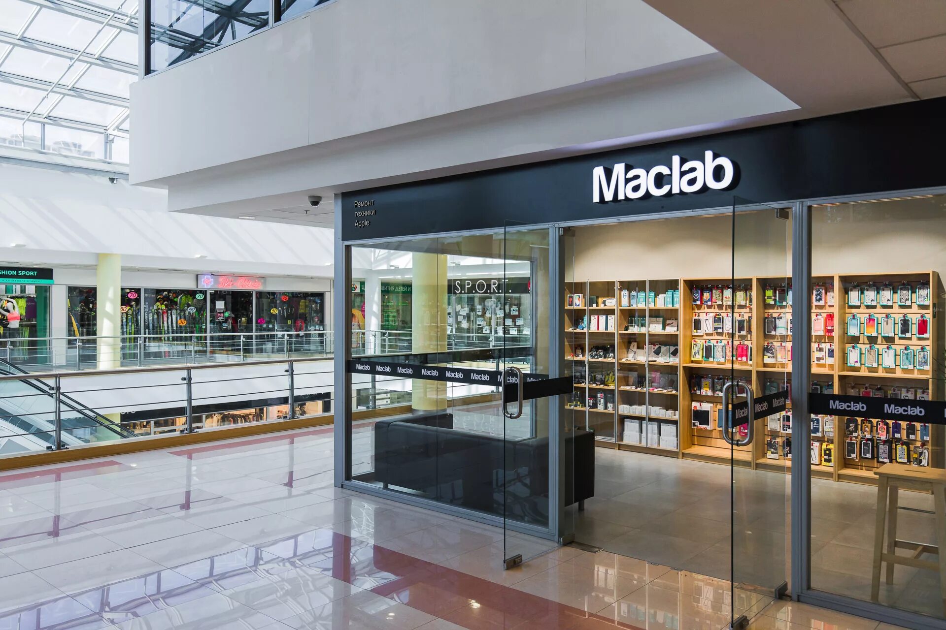 Maclab спб. Restore витрины. питер магазин эппл. магазин айфонов. магазин техники apple.