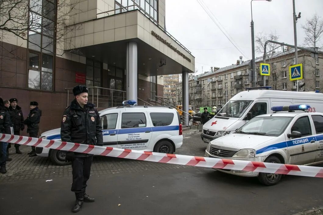 Угрозы школам новосибирска. Заминированные школы в Москве. Минирование. Минирование школ. Ложное минирование школ.