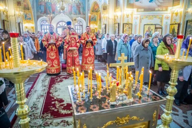 Родительская Пасха. Радоница Пасхальная радость. Радоница в храме. Родительская после Пасхи.