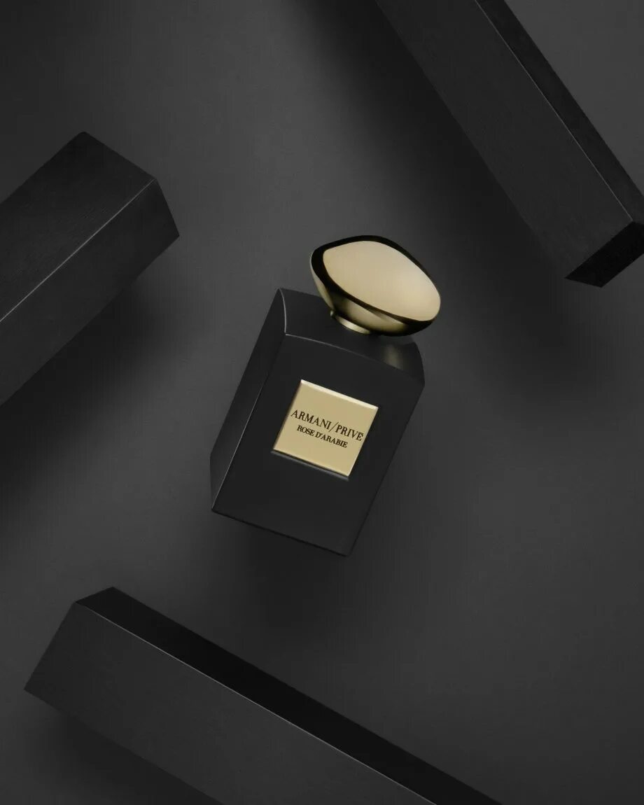 Armani prive rose. Духи Armani prive. Giorgio Armani prive Rose d'Arabie. Armani prive Rose духи.