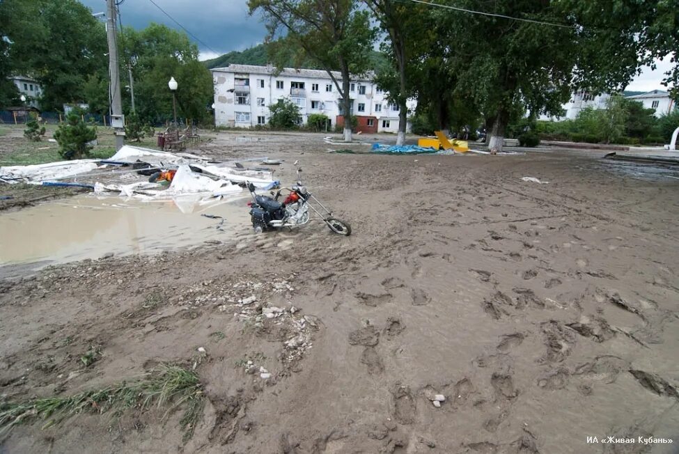 Что происходит в новомихайловке. Наводнение Новомихайловский 2012. Наводнение поселок Новомихайловский Туапсинского района. Наводнение в Новомихайловке. Наводнение в Новомихайловском Туапсинского района 2023 года.