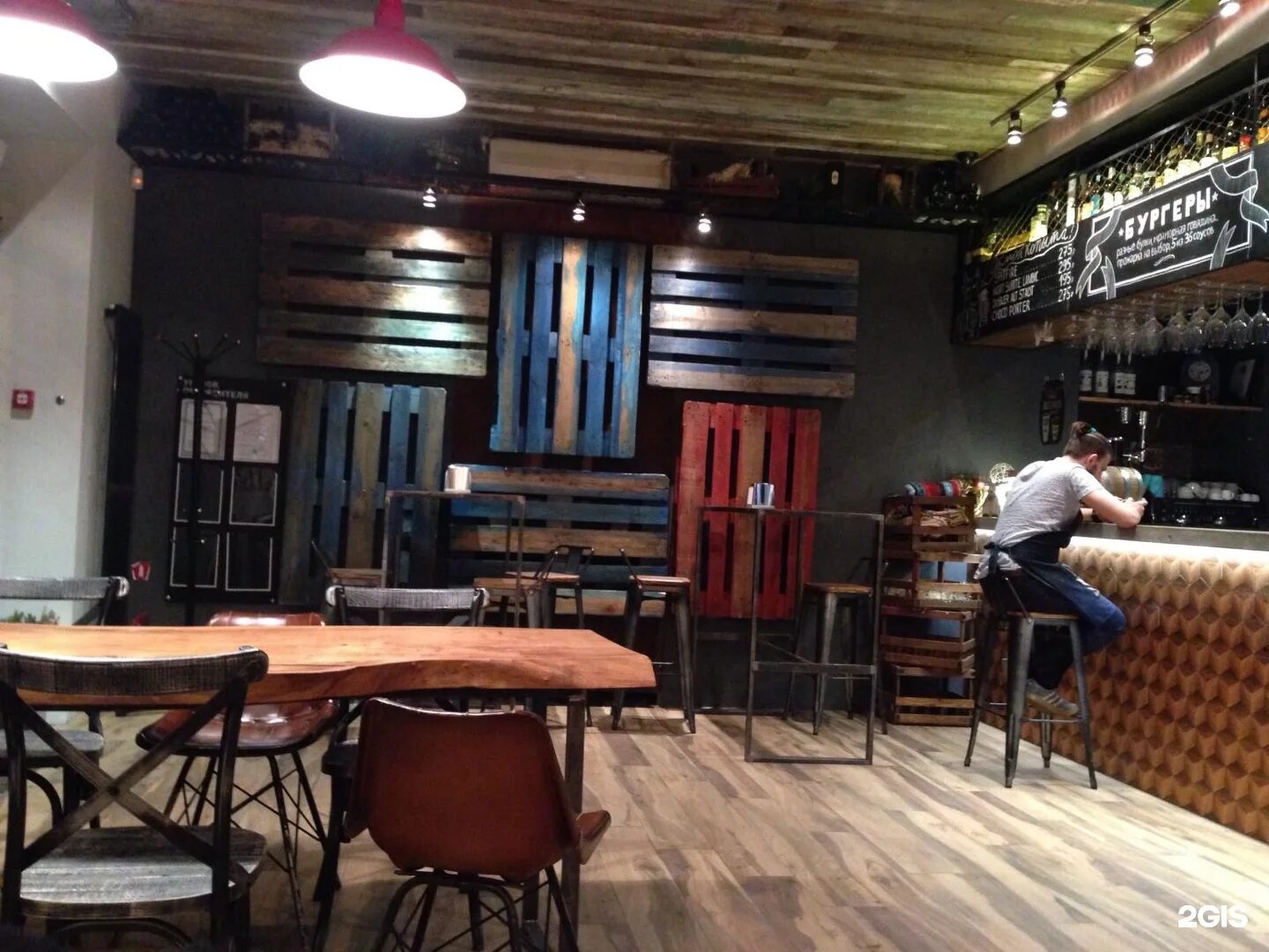 Бар каморка волгоград. Е паб. Чайхана бар. Эвент бар студия пермь. Рокс бар ярославль.