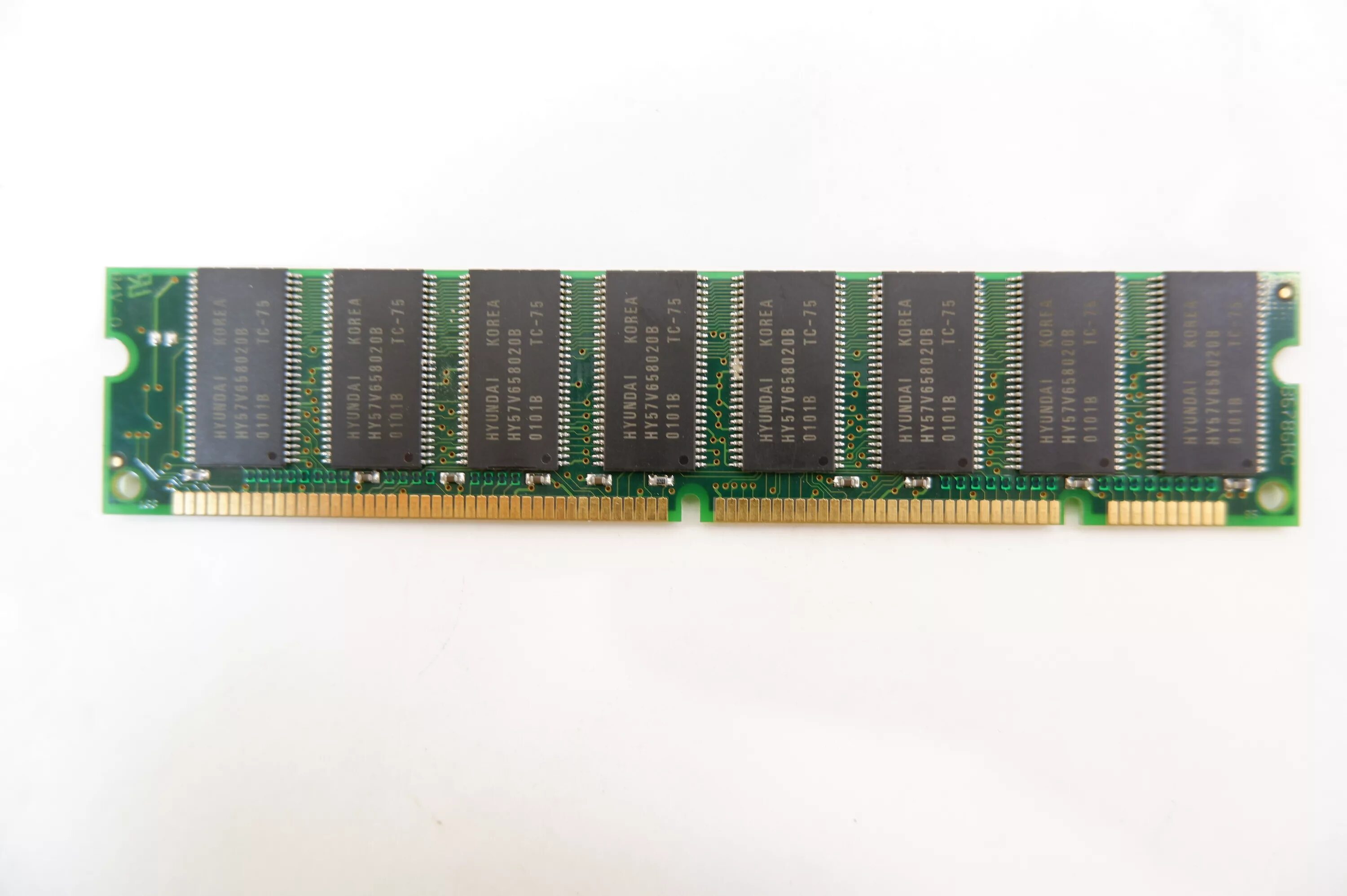 E5 ram. Pc100 64mb 8m 8 SDRAM. Hynix 128mb pc133. Pc133 SDRAM 64. Оперативка pc133 64mb.