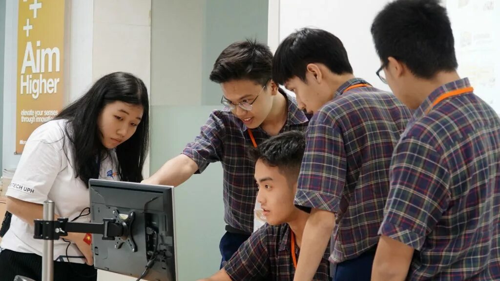 Vocational high schools. Колледж fengtai. vocational school. vocational high school. руины школы economics vocational, тайвань.