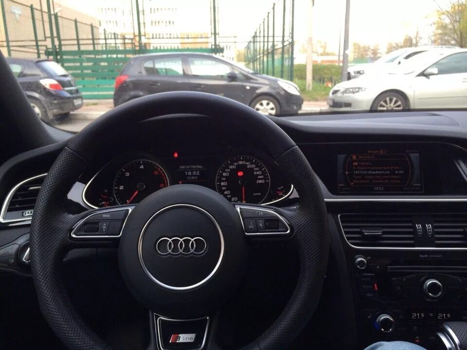 Кто был за рулем ауди. Ауди rs5 руль. Кто был за рулем ауди. Audi a5 руль. Кто был за рулем ауди.