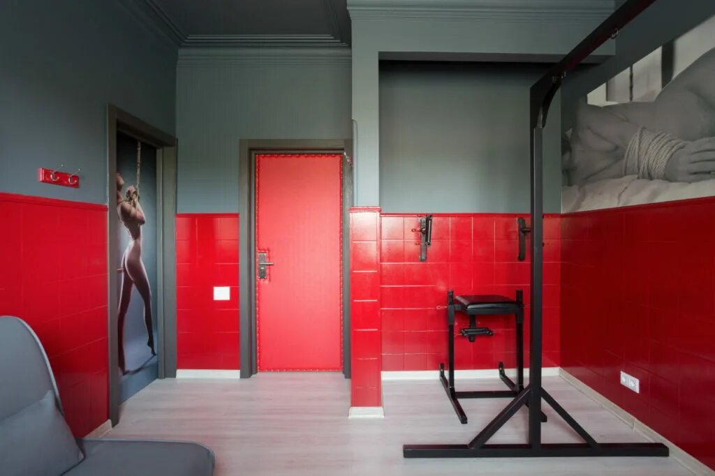 комната в стиле садо мазо. комната ролевых игр. комната в стиле садо мазо. комната в эротическом стиле. комната в стиле садо мазо.