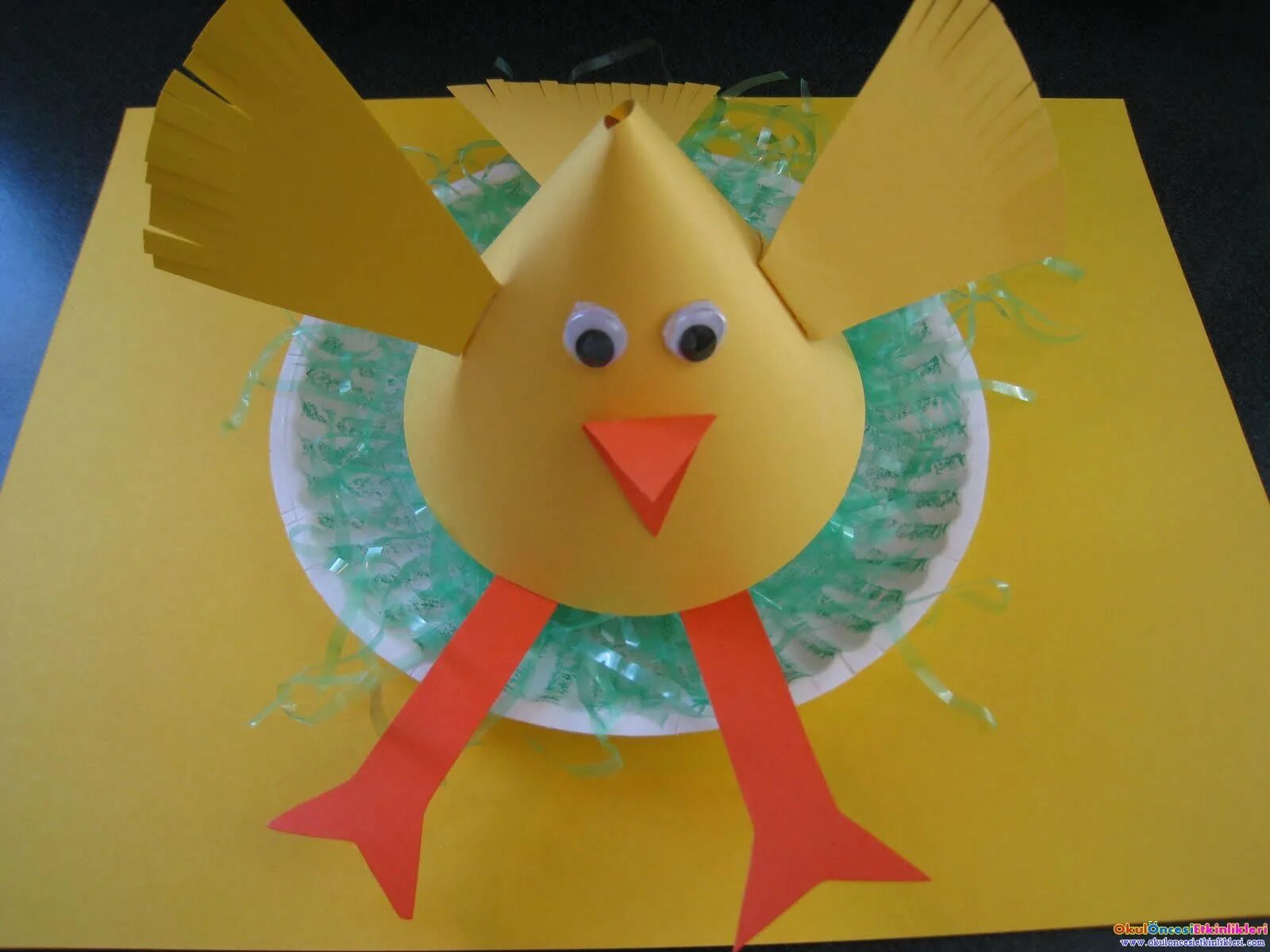 поделка цыпленок. цыпленок из цветной бумаги.