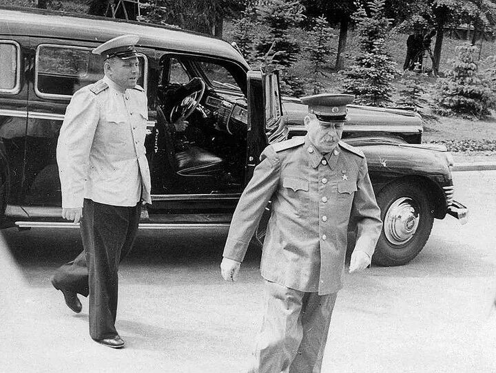 Машина сталина зис 115. Лимузин зис 115. Кортеж президента сталина. Кортеж сталина. Кортеж сталина.