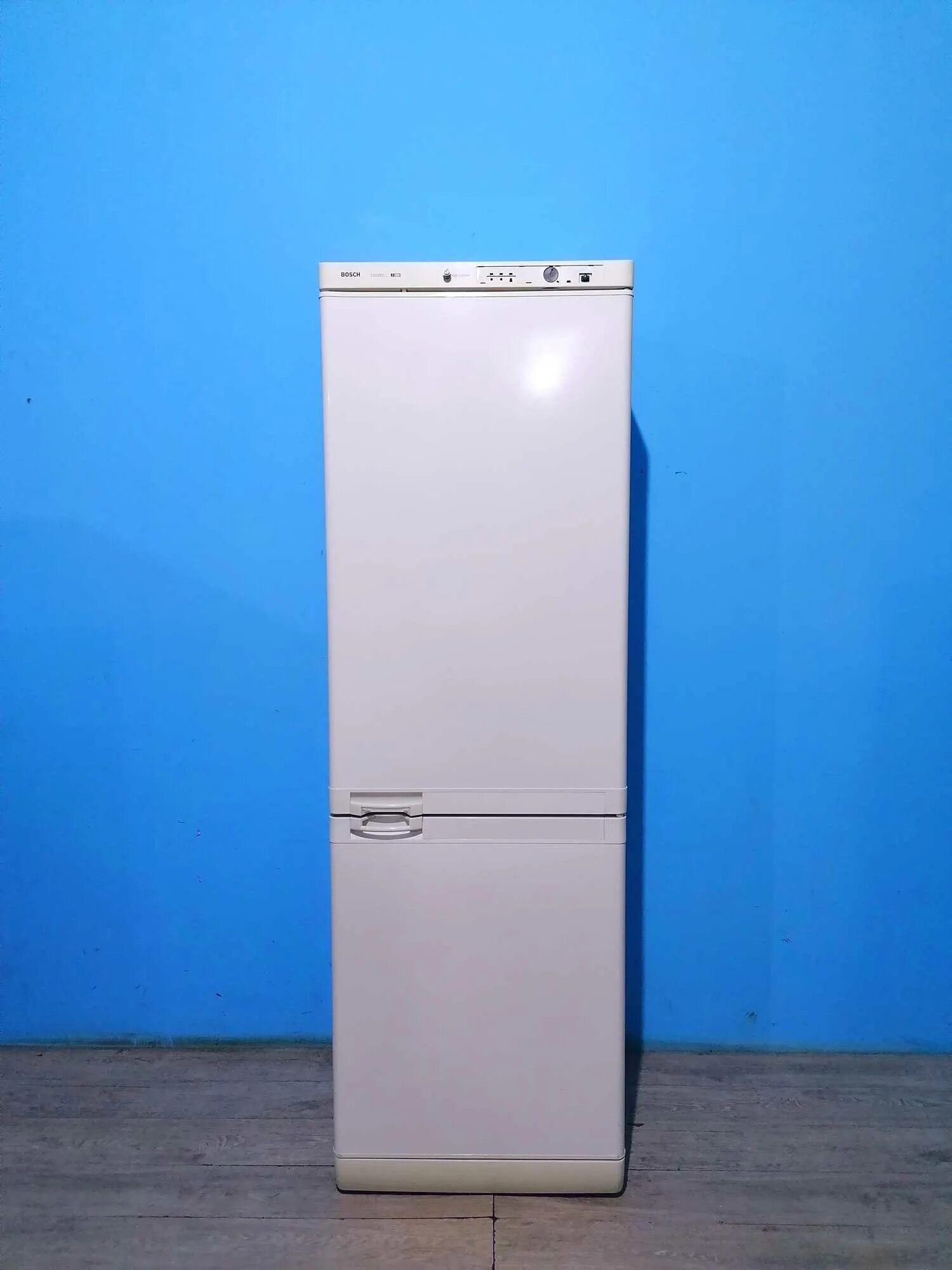 Старый холодильник бош. Холодильник bosch cooler control 2005. Siemens kg 36p370. Холодильник сименс двухкамерный. Холодильник bosch 2000 года.
