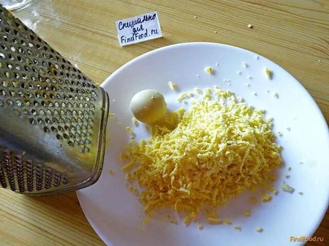 Мимоза ингредиенты. Эрвин салат мимоза. На какой терке тереть мимозу. Калинина наталья салат мимоза. На какой терке тереть мимозу.