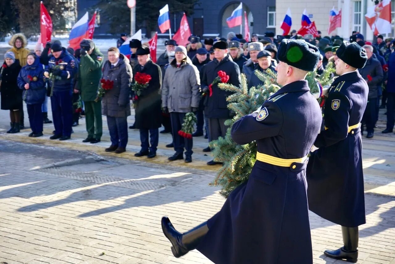 Погода в орле февраль. С днём защитника Отечества 23 февраля. С 23 февраля Орлы. День защитника Отечества фото. Торжественное возложение-23 февраля.