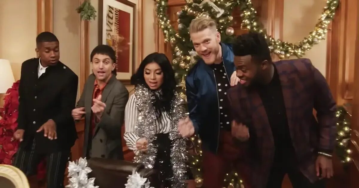Пентатоникс рождественская песня. Пентатоникс рождество. pentatonix merry christmas. pentatonix кристмас. a pentatonix christmas pentatonix.