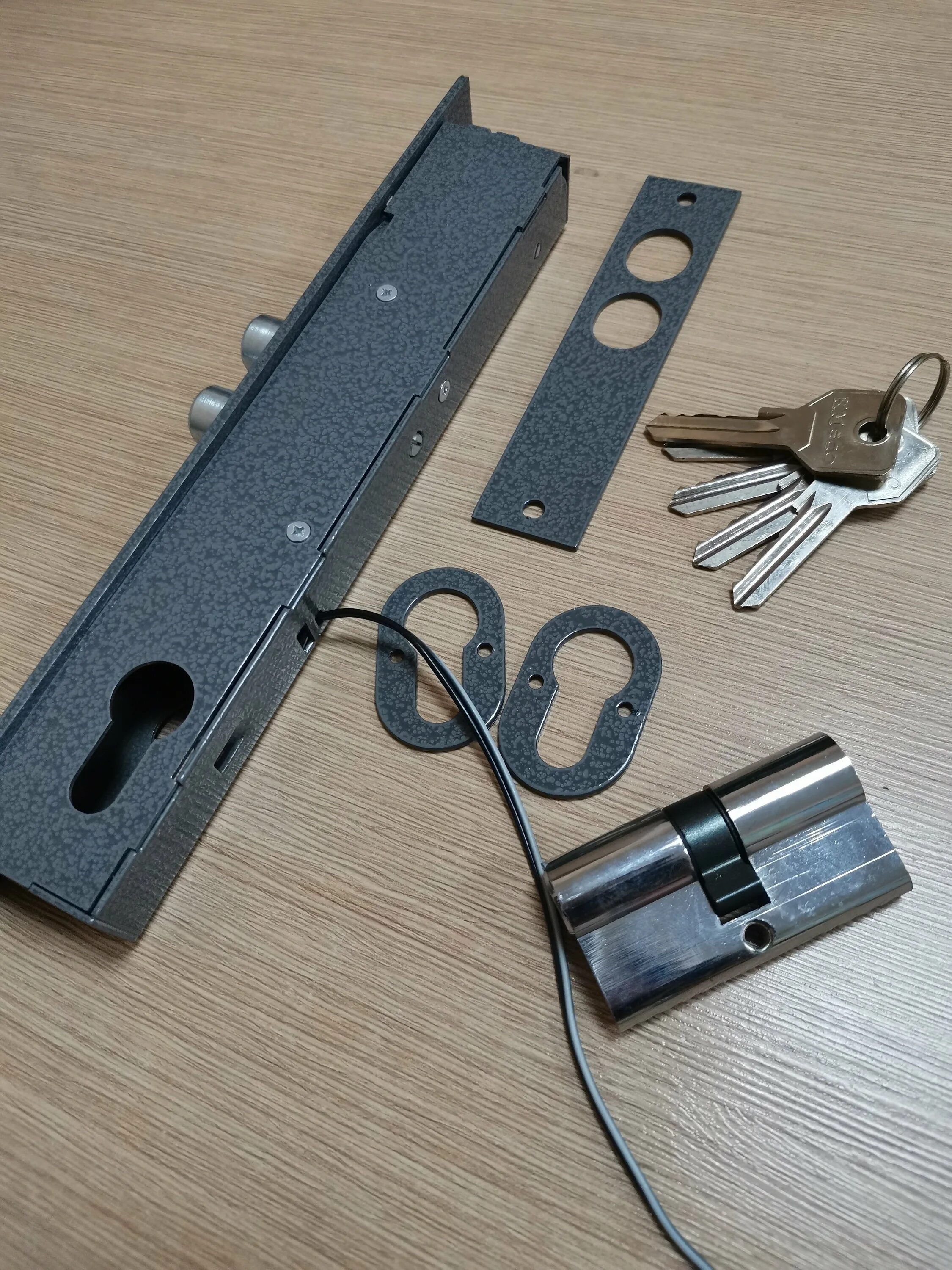 Полис-19 витек замок электромеханический врезной. "полис 19 с блокировкой". Полис-19 электромеханический замок витек. Apecs 91/60-cr. Замок полис 20б.