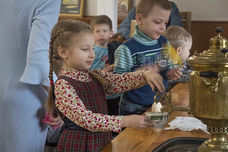 включи чаепитие. музей чаепитие в мытищах мытищи. посиделки у самовара. чаепитие в мытищах лосиный остров. вечернее семейное чаепитие.