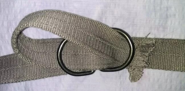 тряпочный ремень с двумя кольцами. как застегнуть ремень с двумя кольцами. как затягивать ремень с двумя. как затянуть ремень с двумя кольцами. ремень с 2 кольцами.